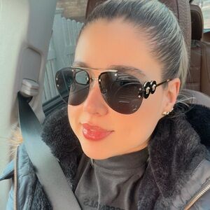 Meet your Posher, Genevier